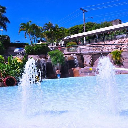 Diroma Resort Com Um Dia No Acqua Park Caldas Novas Bagian luar foto