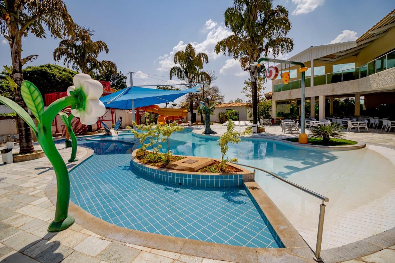 Diroma Resort Com Um Dia No Acqua Park Caldas Novas Bagian luar foto