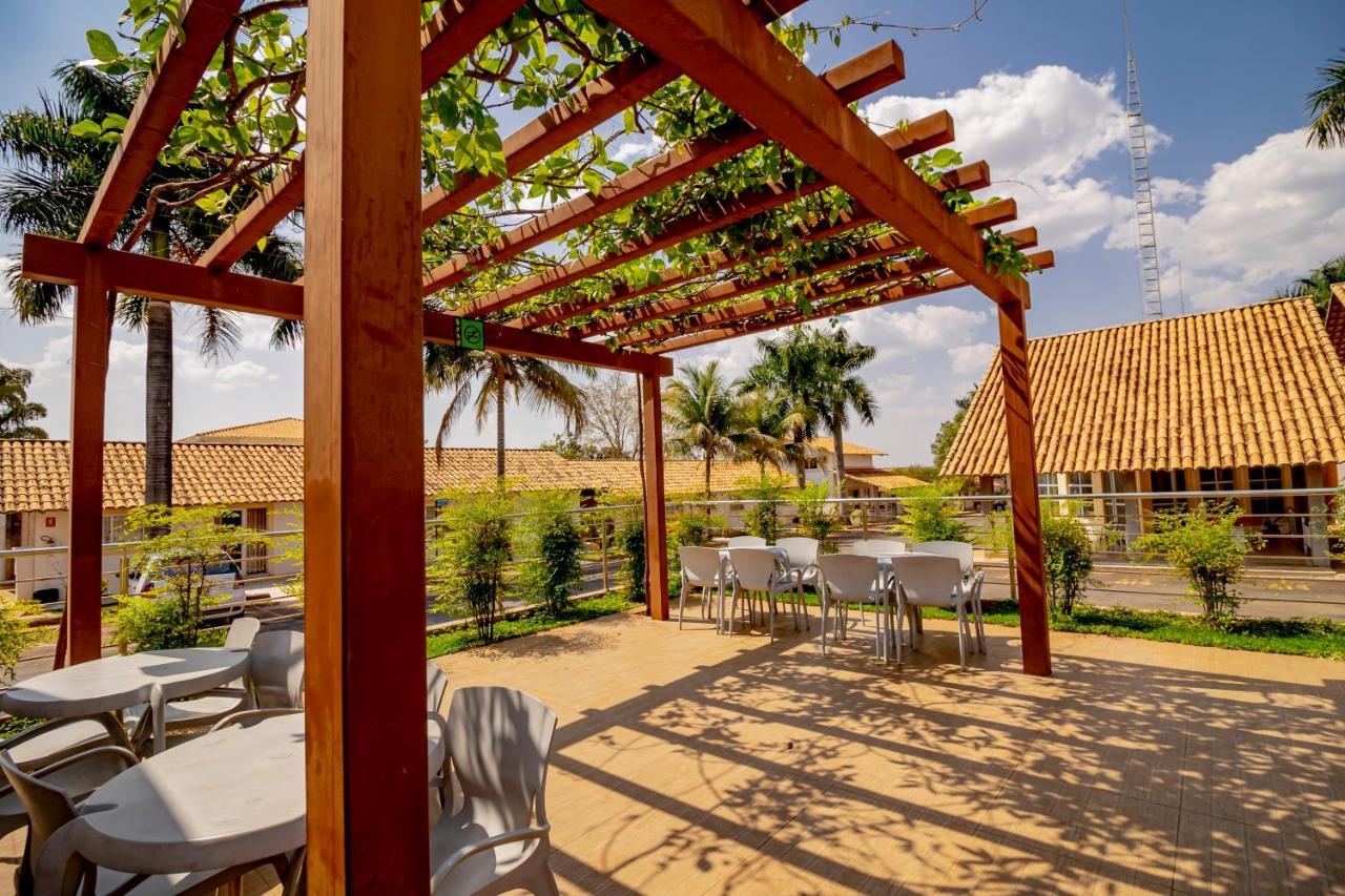 Diroma Resort Com Um Dia No Acqua Park Caldas Novas Bagian luar foto