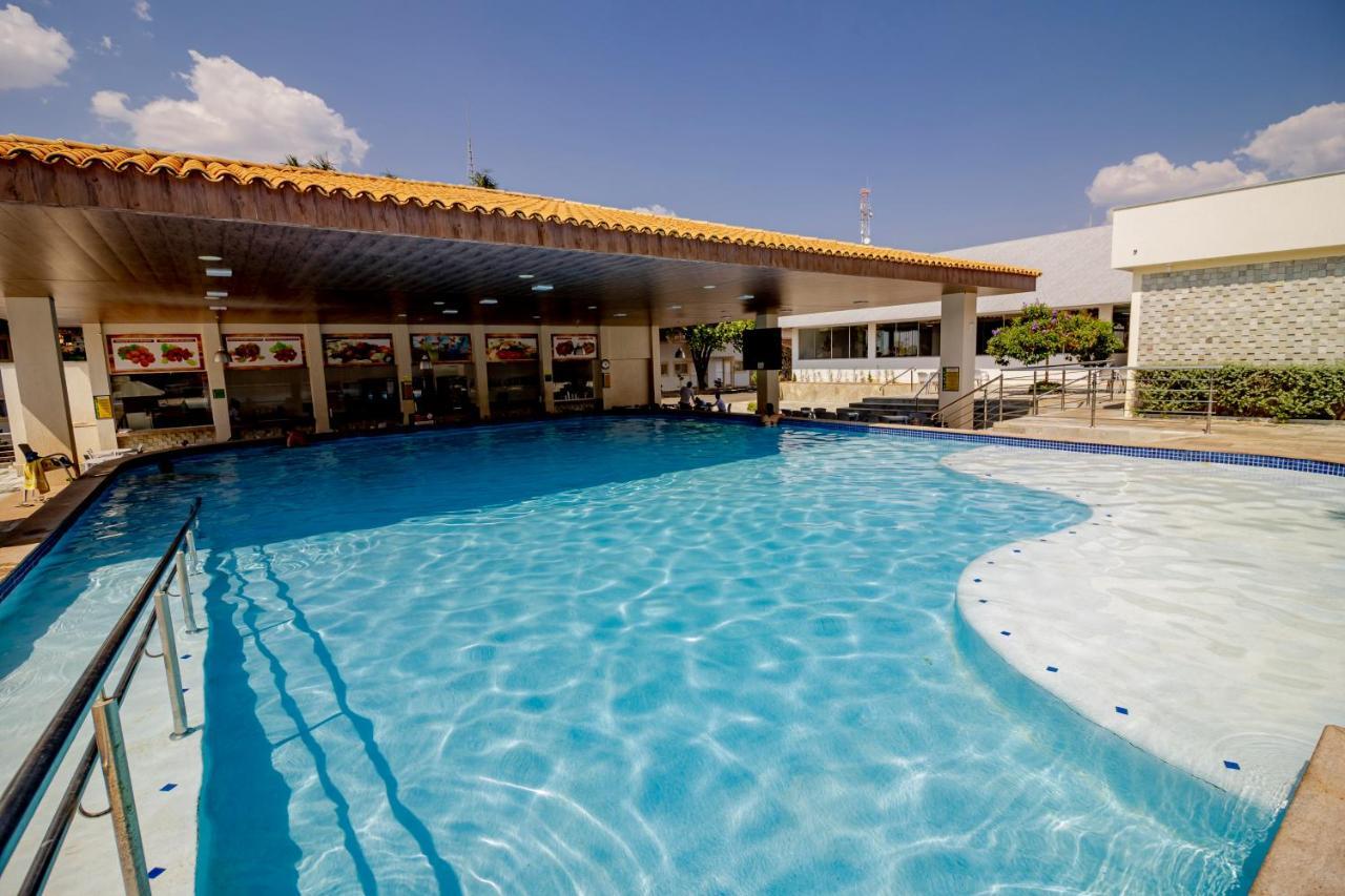 Diroma Resort Com Um Dia No Acqua Park Caldas Novas Bagian luar foto