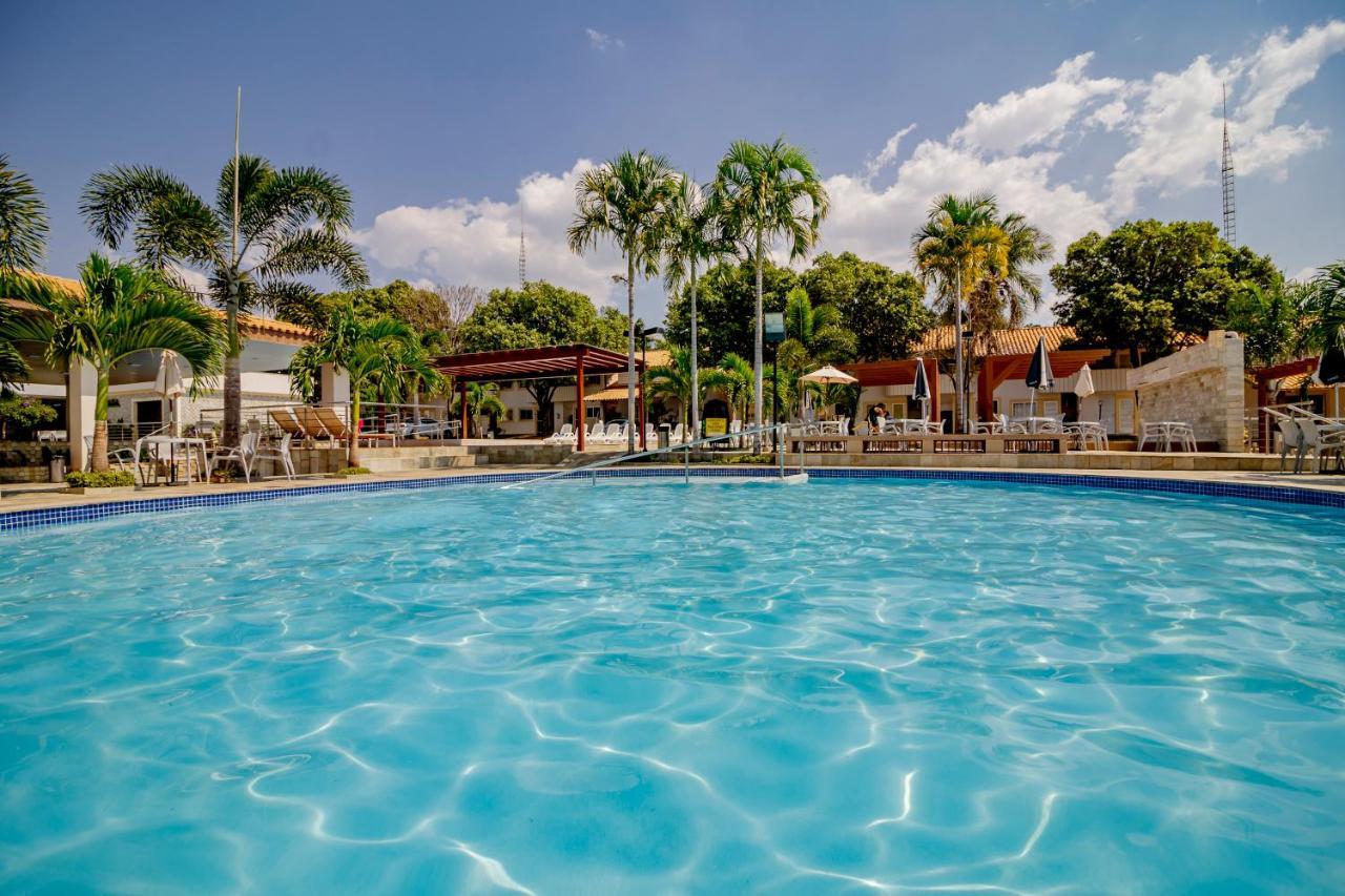 Diroma Resort Com Um Dia No Acqua Park Caldas Novas Bagian luar foto