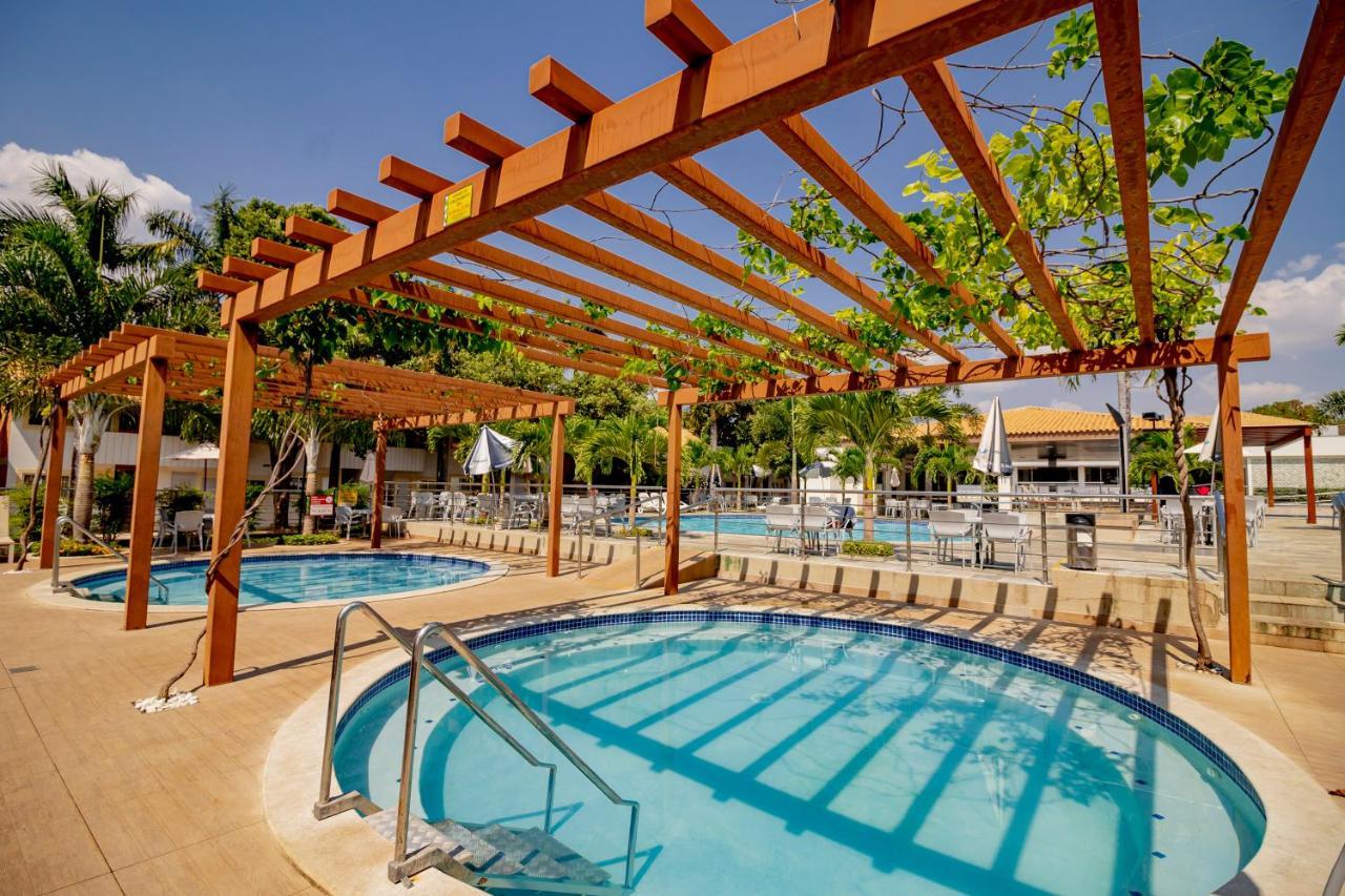 Diroma Resort Com Um Dia No Acqua Park Caldas Novas Bagian luar foto