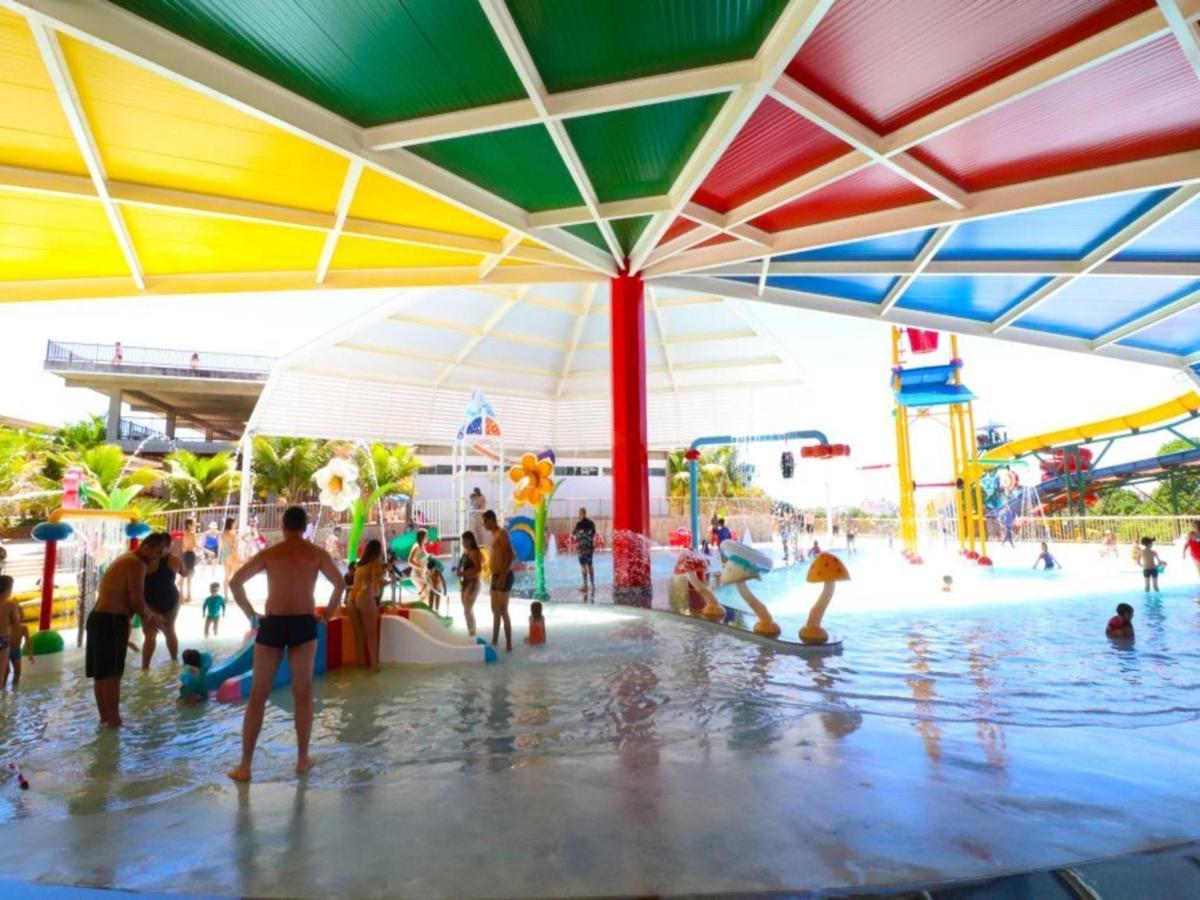 Diroma Resort Com Um Dia No Acqua Park Caldas Novas Bagian luar foto