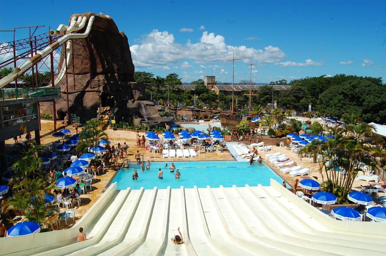 Diroma Resort Com Um Dia No Acqua Park Caldas Novas Bagian luar foto