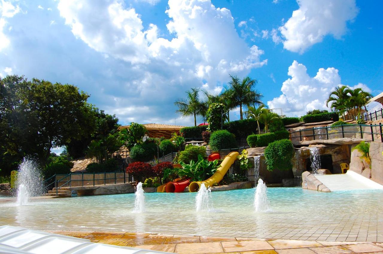 Diroma Resort Com Um Dia No Acqua Park Caldas Novas Bagian luar foto