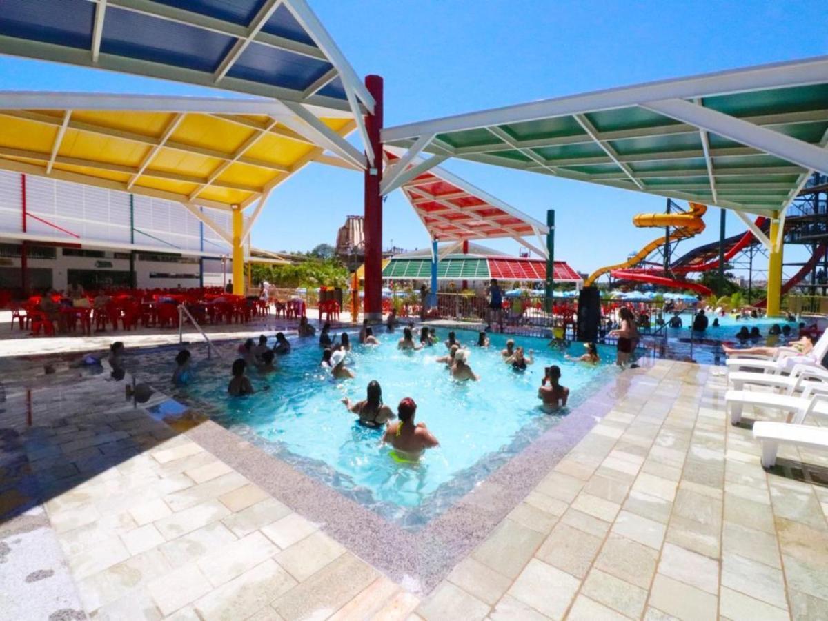 Diroma Resort Com Um Dia No Acqua Park Caldas Novas Bagian luar foto