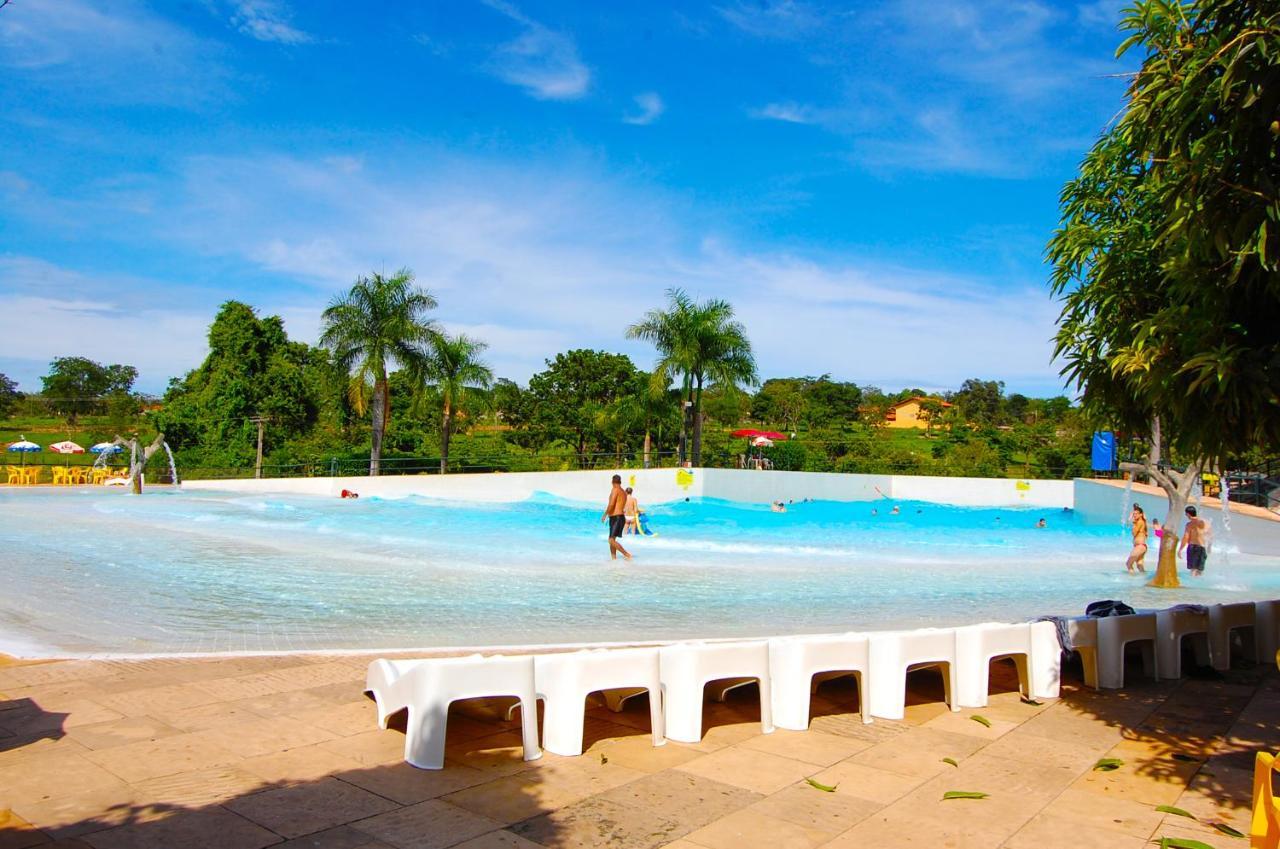 Diroma Resort Com Um Dia No Acqua Park Caldas Novas Bagian luar foto